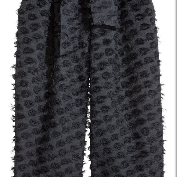 H&M Textured Cropped High Waisted Pants Size 6 - Picture 5 of 7